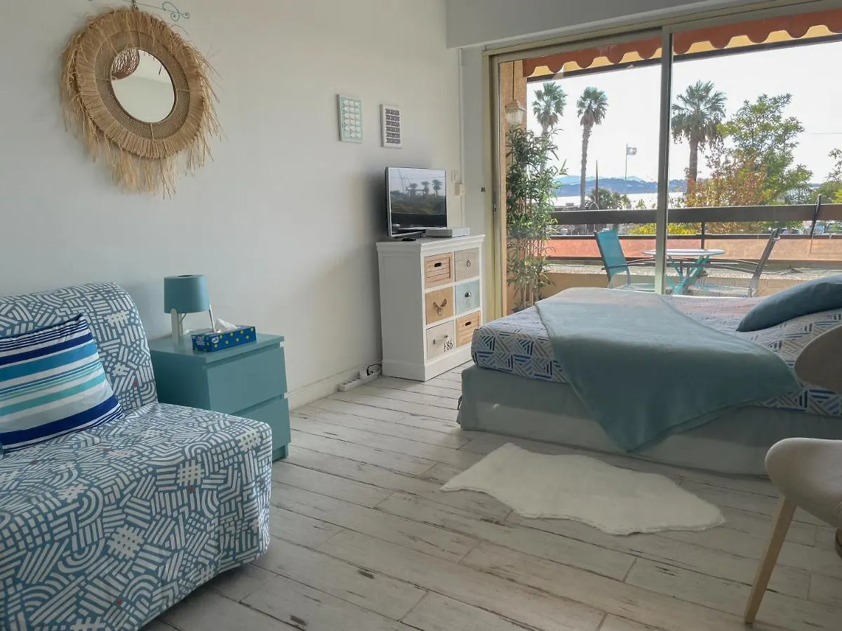 Les balcons de Bandol Centre ville avec vue mer et face à la plage